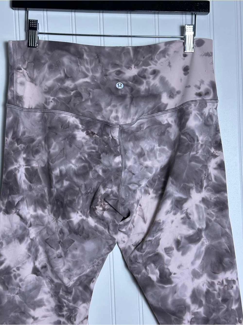 Lululemon Align High-Rise Crop 21"
Diamond Dye Mink Bery Lunar Rock Shadow Grey - Picture 9 of 13